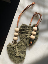 Load image into Gallery viewer, Car Charm Feather Macrame